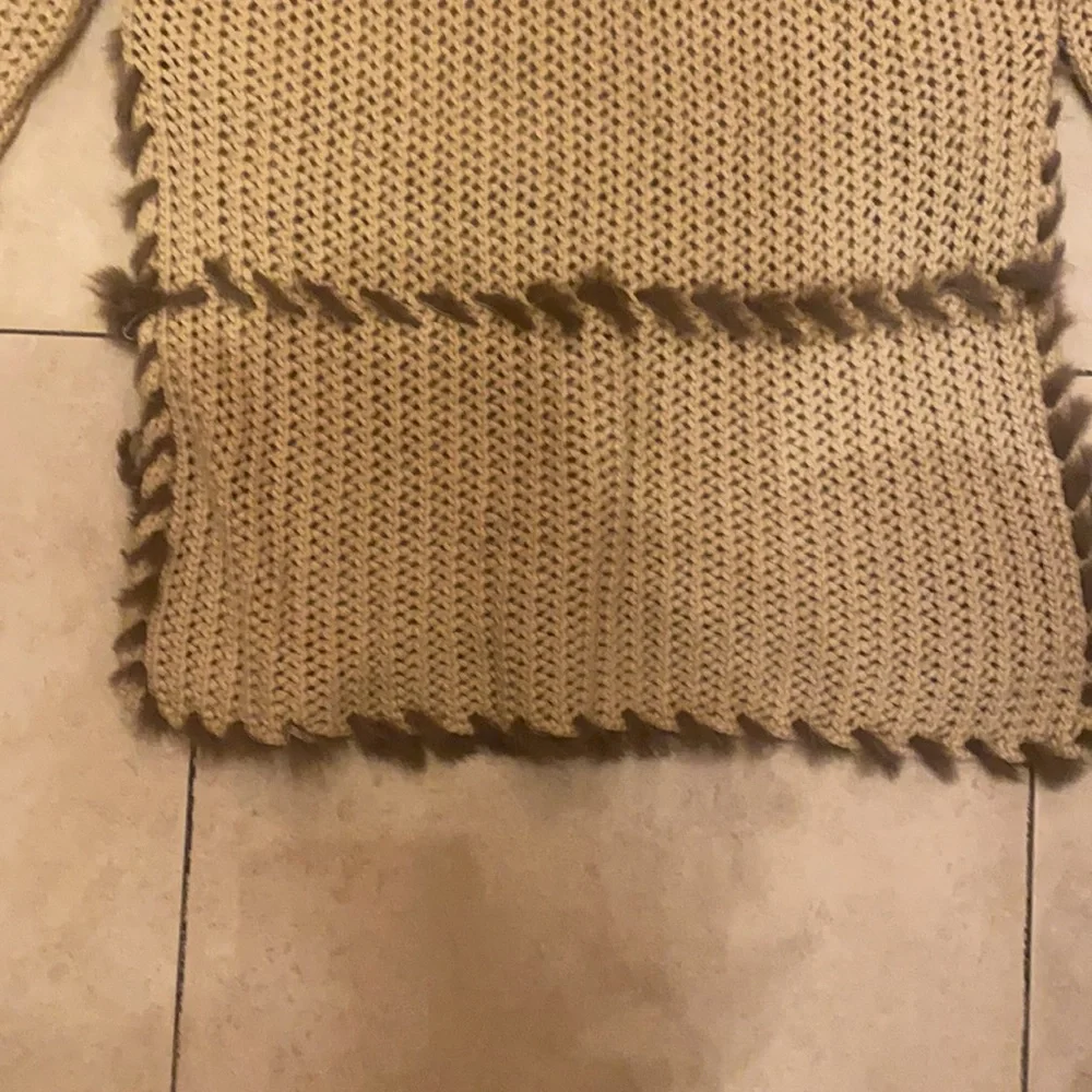 Escada sweater - Picture 5 of 7